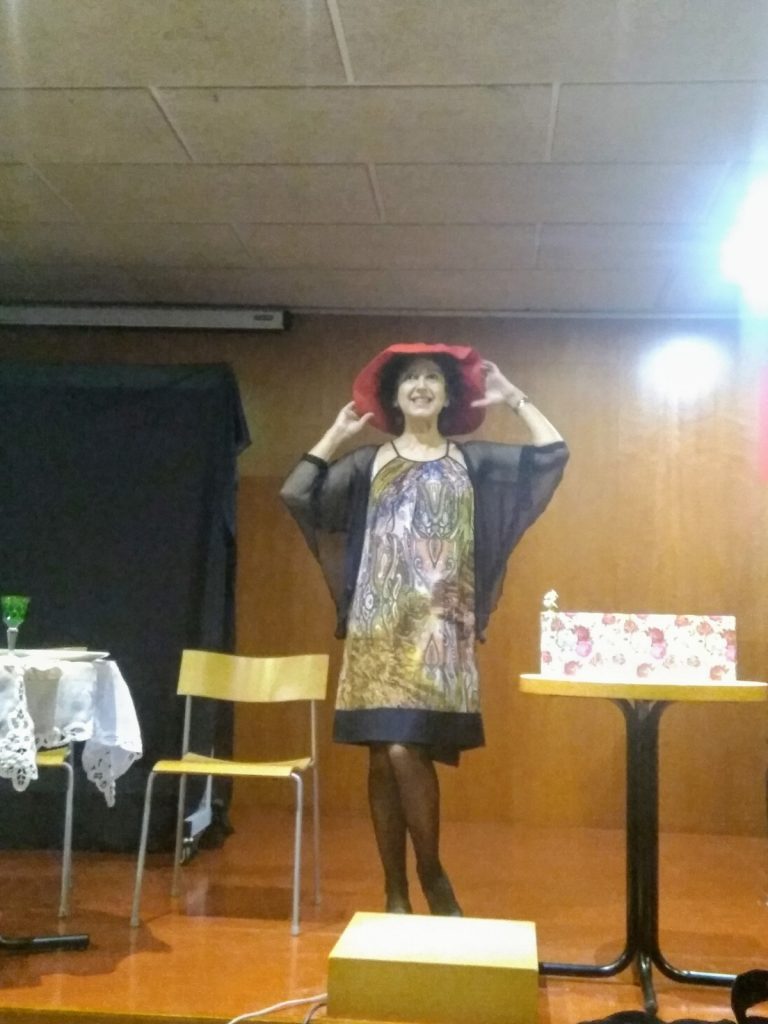 Psicologia i teatre s'uneixen. Mariàntonia Navarro en un moment de "Divines"